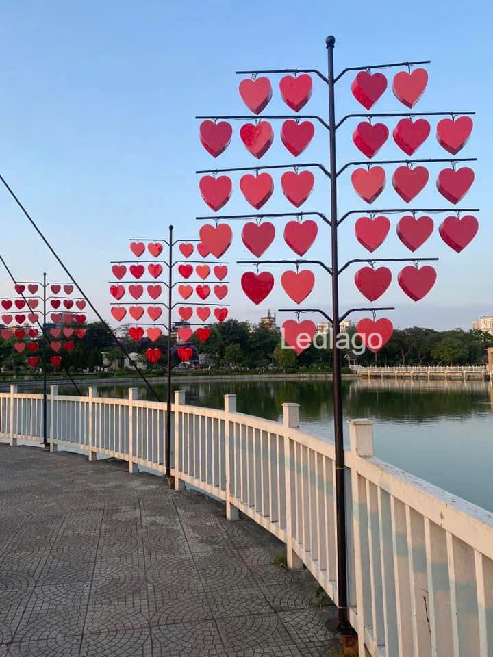 Cây trái Tim bằng mica