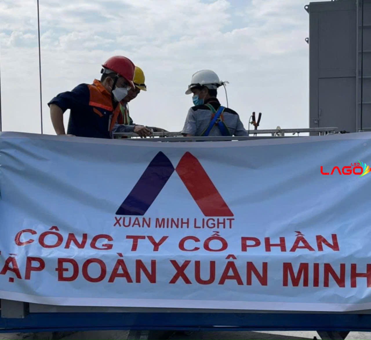 led thanh hắt tường tòa nhà
